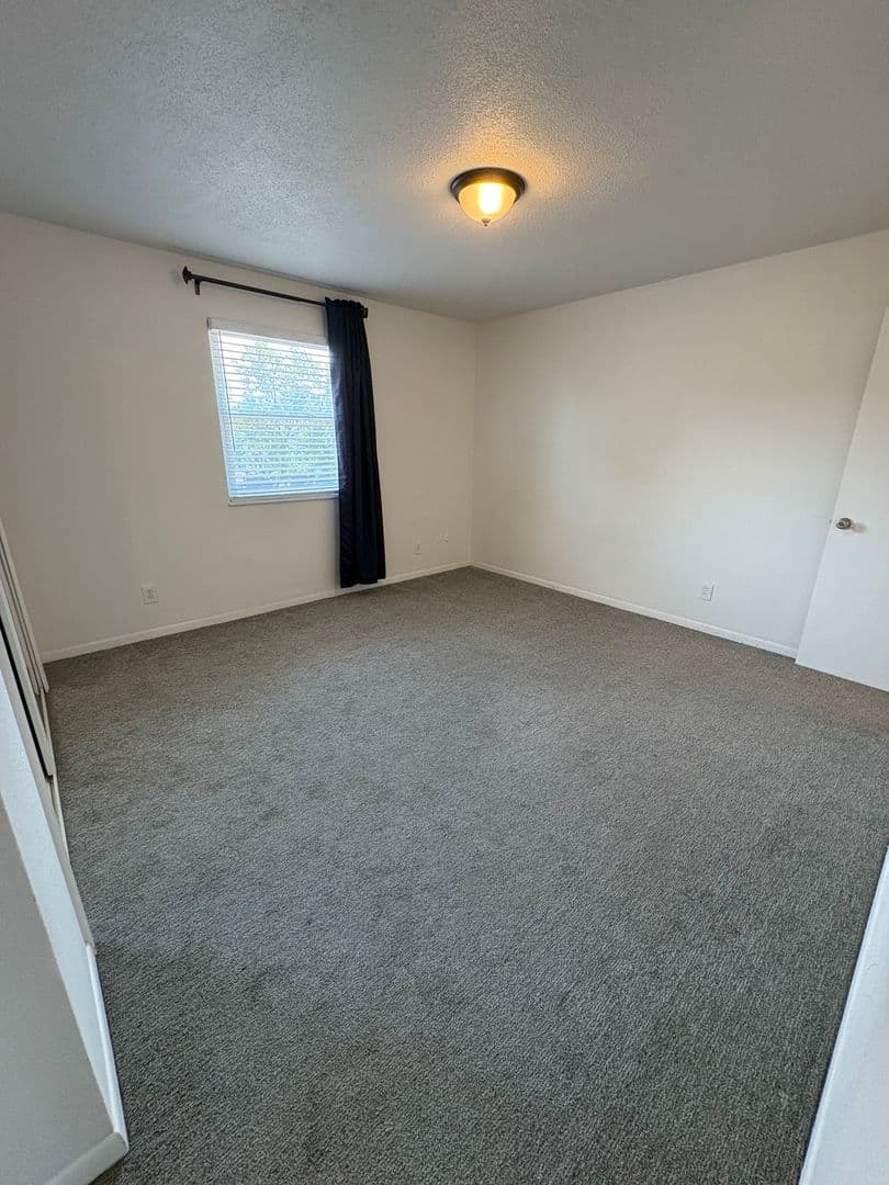 Overland Park Apartment: 6224 Robinson St