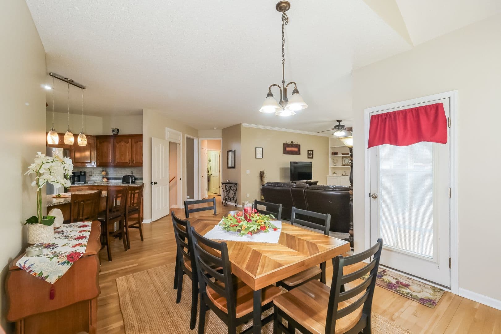 Olathe House: 18981 W 118th Street