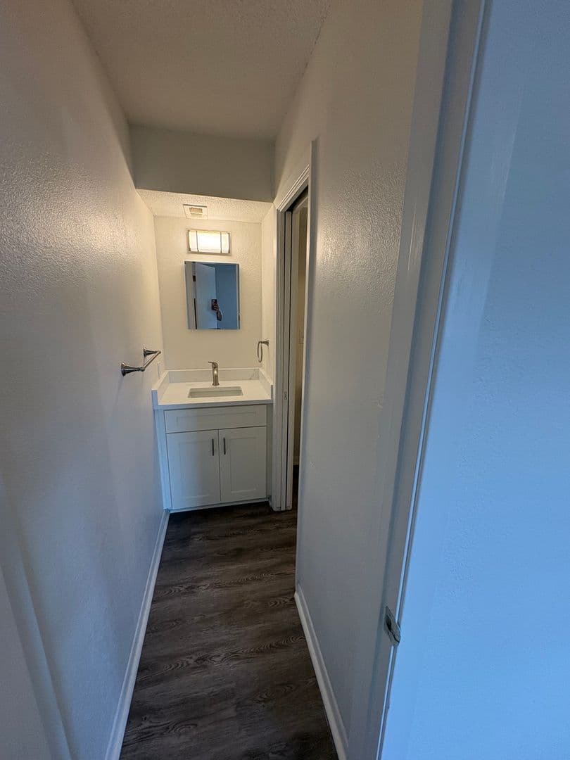 Overland Park Apartment: 6224 Robinson St