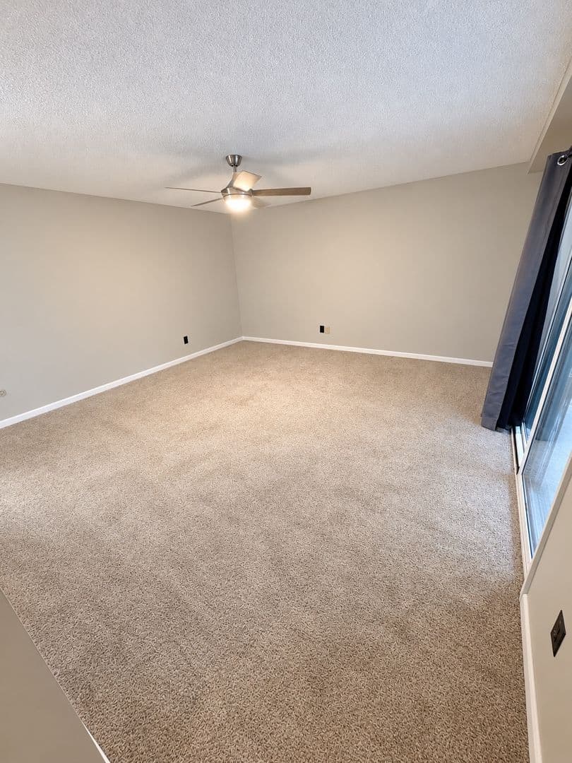 Mission Apartment: 5108 W 62nd St