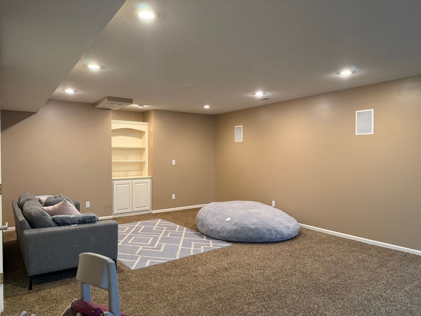 Overland Park House: 13817 Hauser St