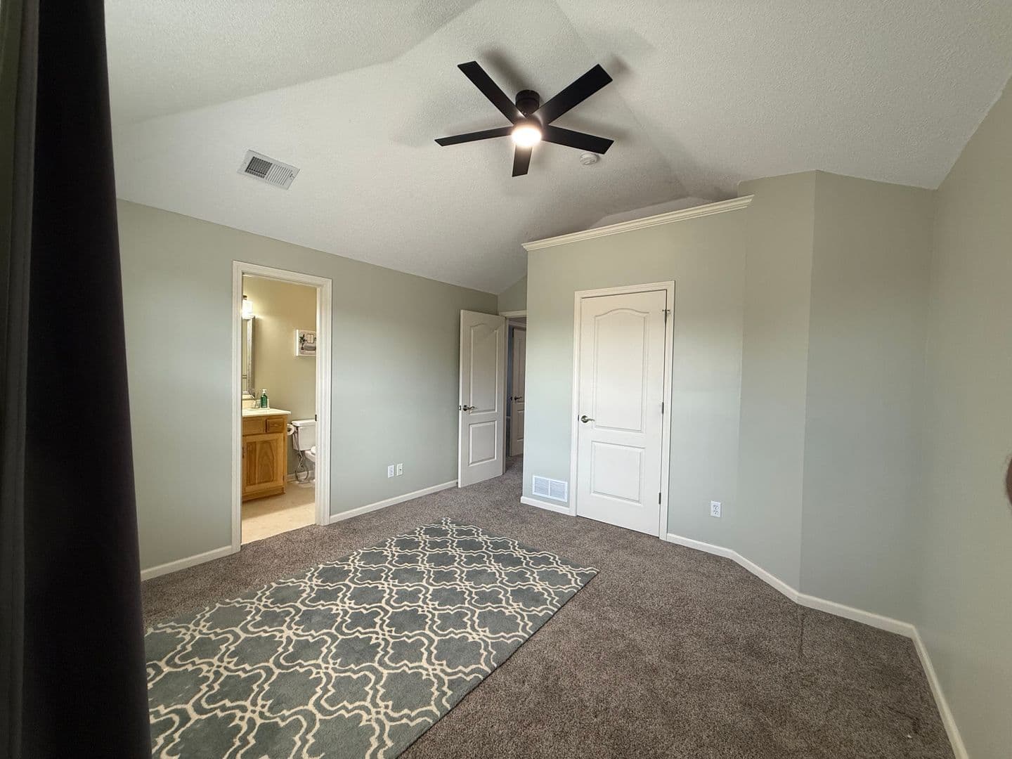 Overland Park House: 13817 Hauser St