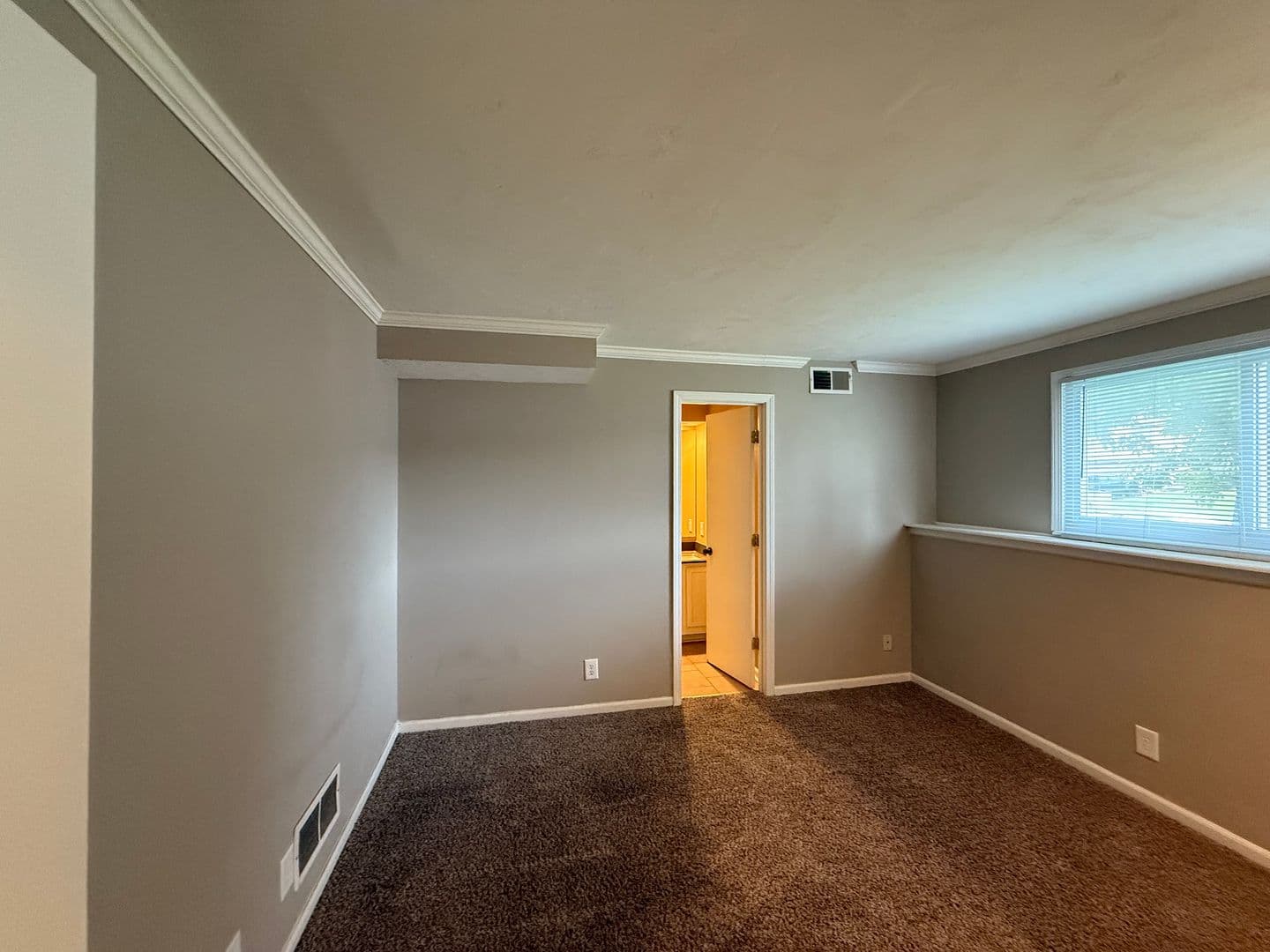 Olathe Townhome: 134 N Saxony Drive