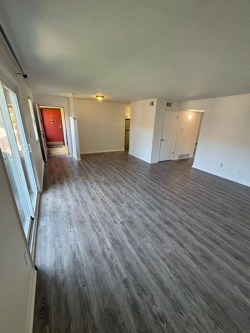 Overland Park Apartment: 6224 Robinson St