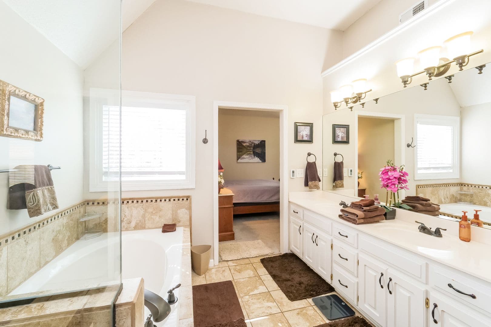 Olathe House: 18981 W 118th Street