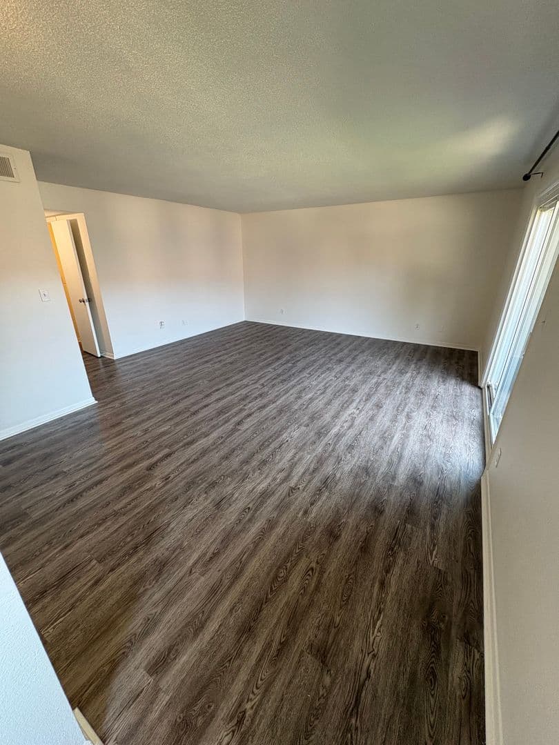 Overland Park Apartment: 6224 Robinson St