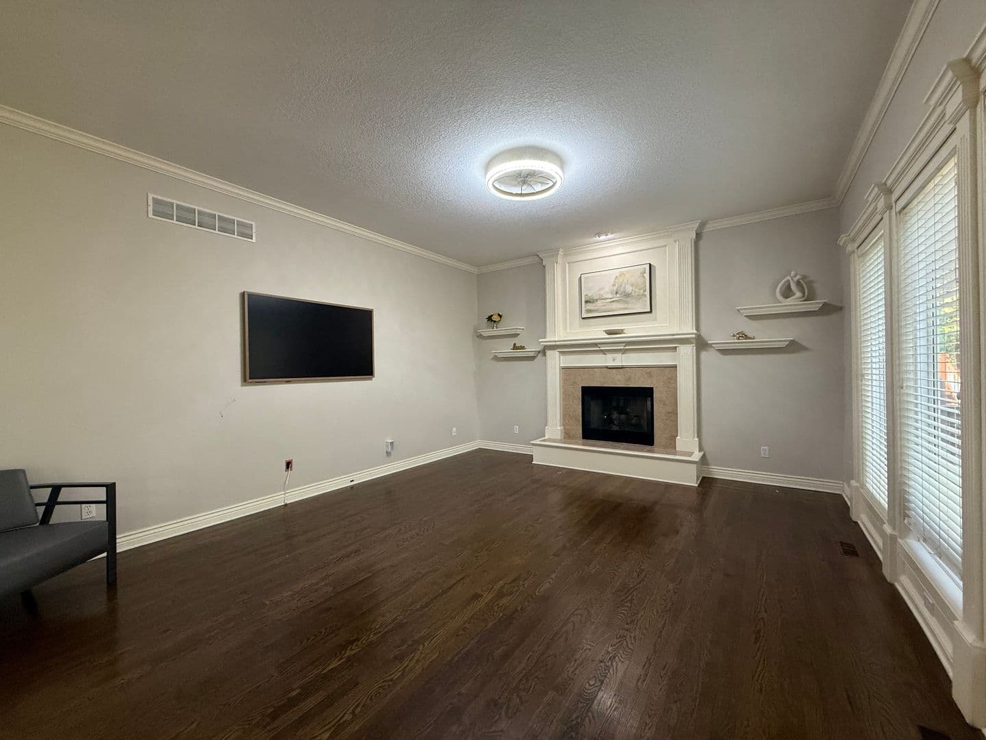 Overland Park House: 13817 Hauser St