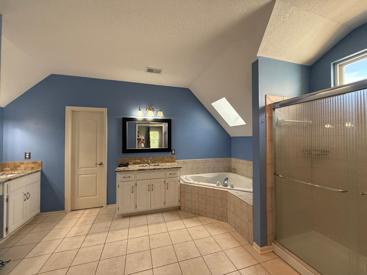 Overland Park House: 13817 Hauser St