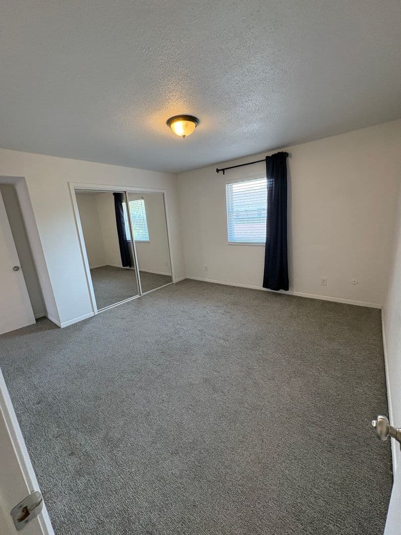 Overland Park Apartment: 6224 Robinson St