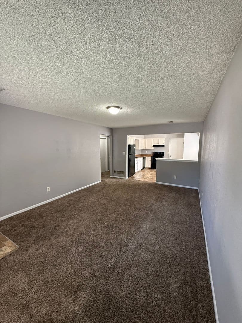 Summit Apartment: 700 NE Ball Drive