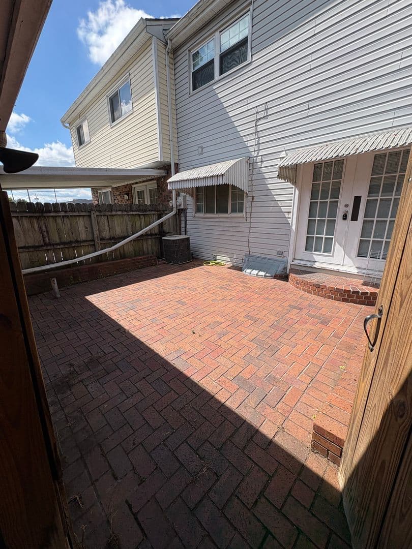 Grandview Townhome: 6102 E 129th St