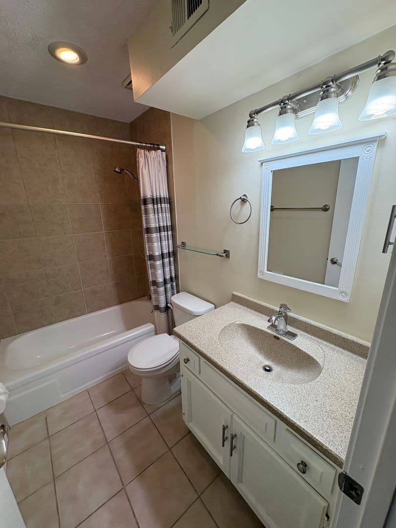 Overland Park Condo: 12624 W 110th Ter