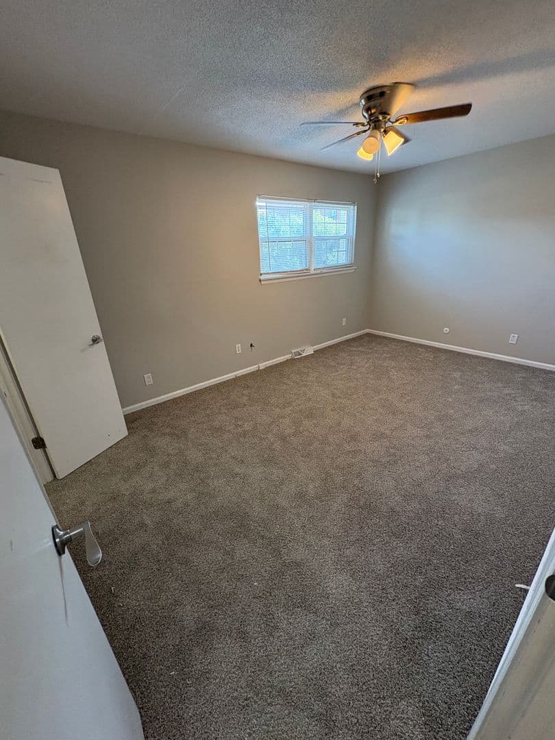 Grandview Townhome: 6102 E 129th St