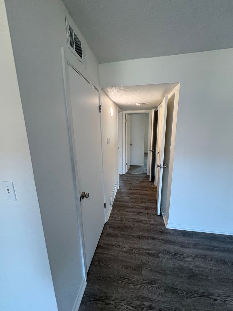 Overland Park Apartment: 6224 Robinson St