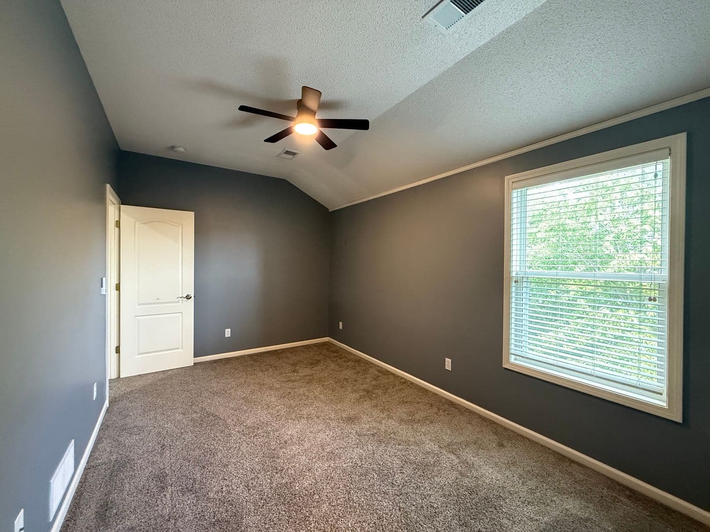 Overland Park House: 13817 Hauser St
