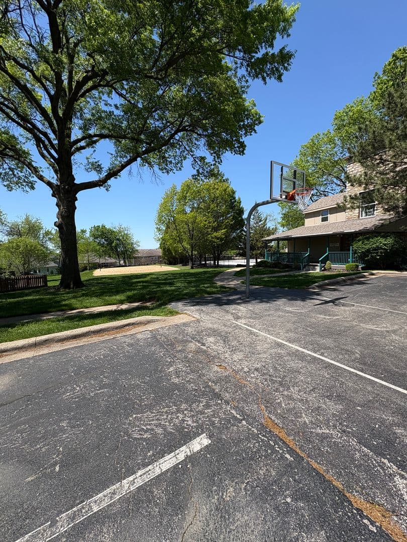 Olathe House: 18981 W 118th Street