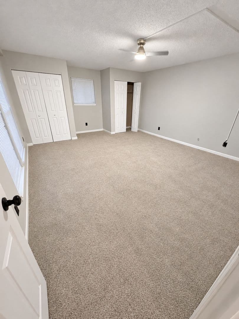 Mission Apartment: 5108 W 62nd St