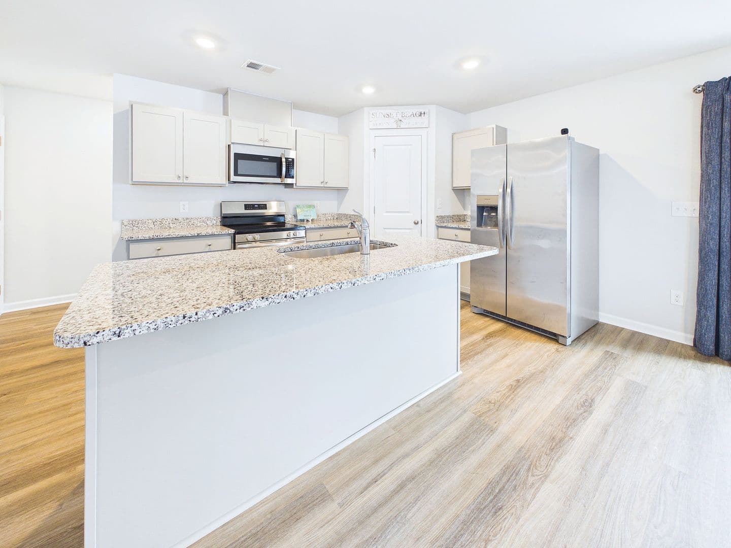 Sunset Beach House: 7047 Woodline Drive SW