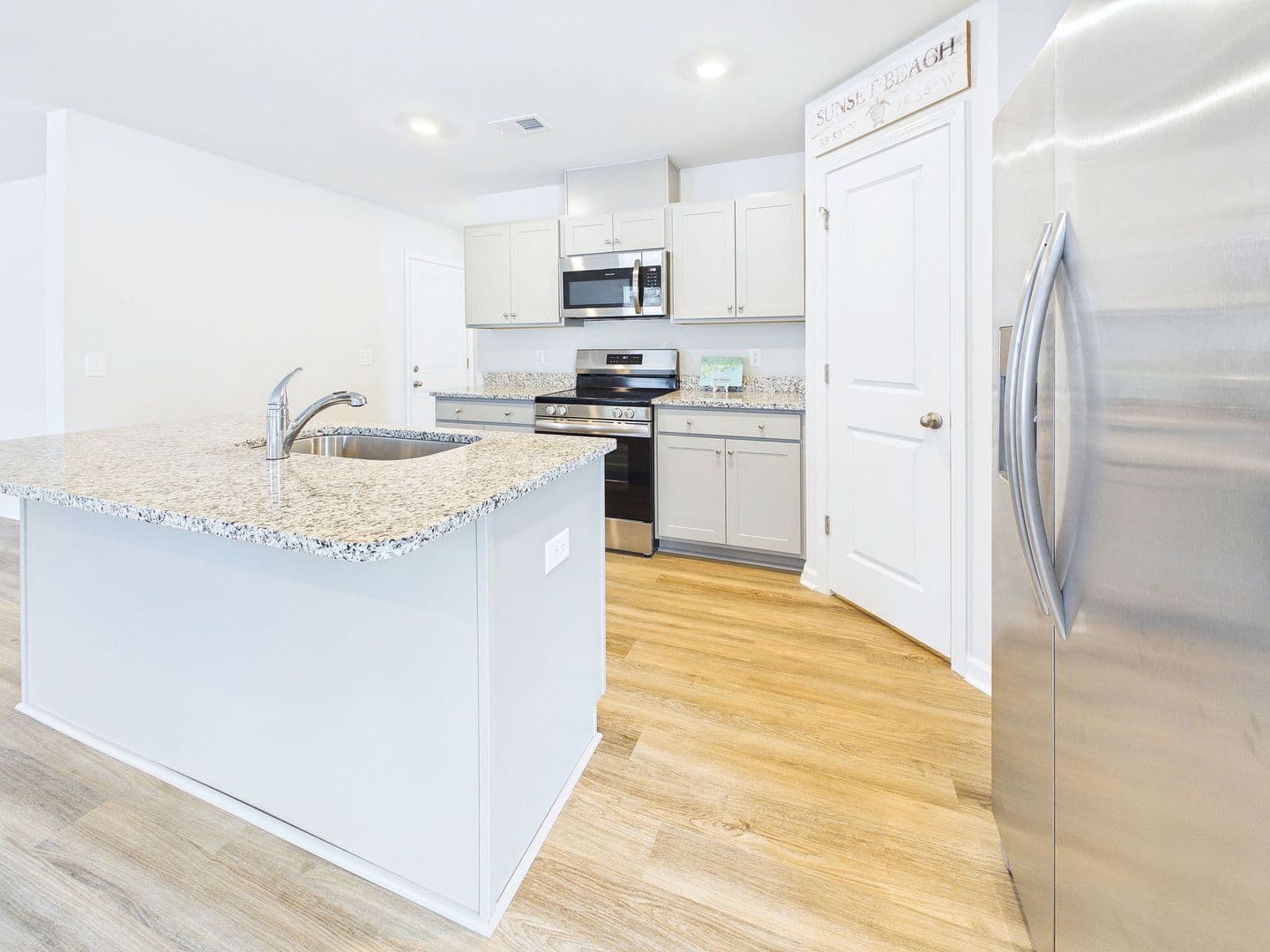 Sunset Beach House: 7047 Woodline Drive SW