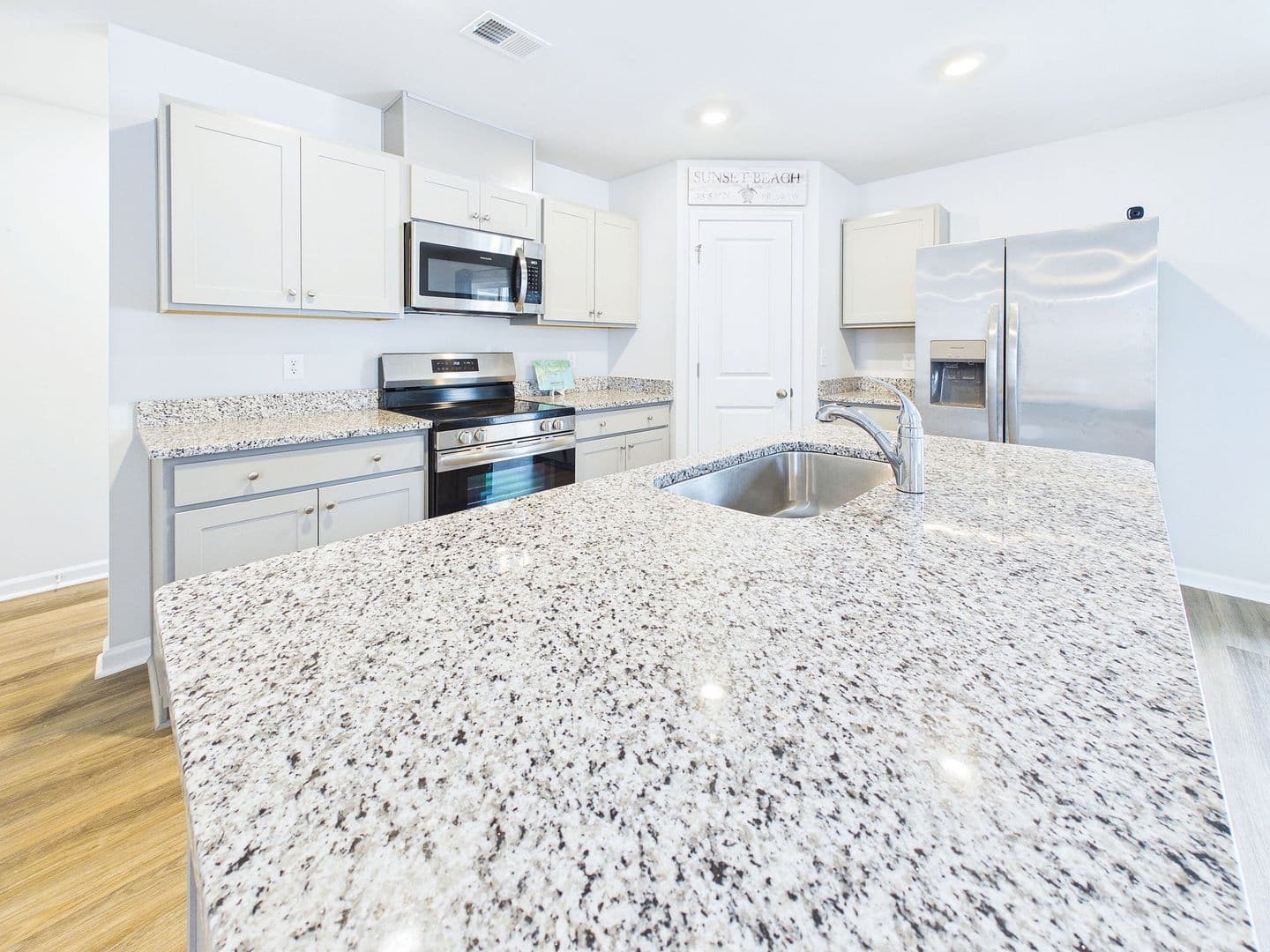 Sunset Beach House: 7047 Woodline Drive SW