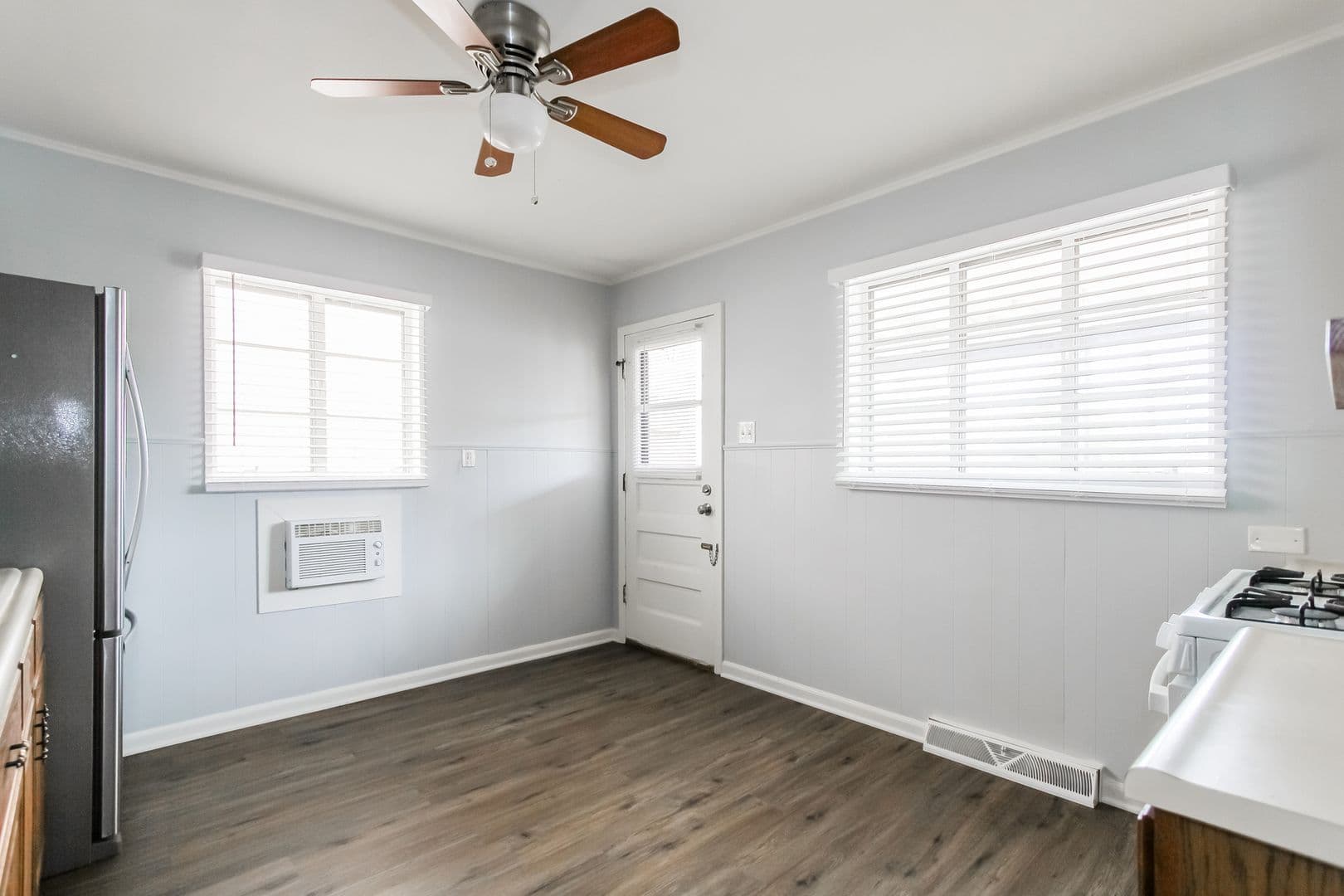 Harwood Heights House: 4429 N Neenah Ave