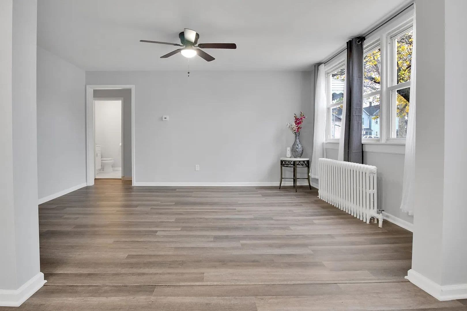 Chicago Apartment: 3711 E 98th St