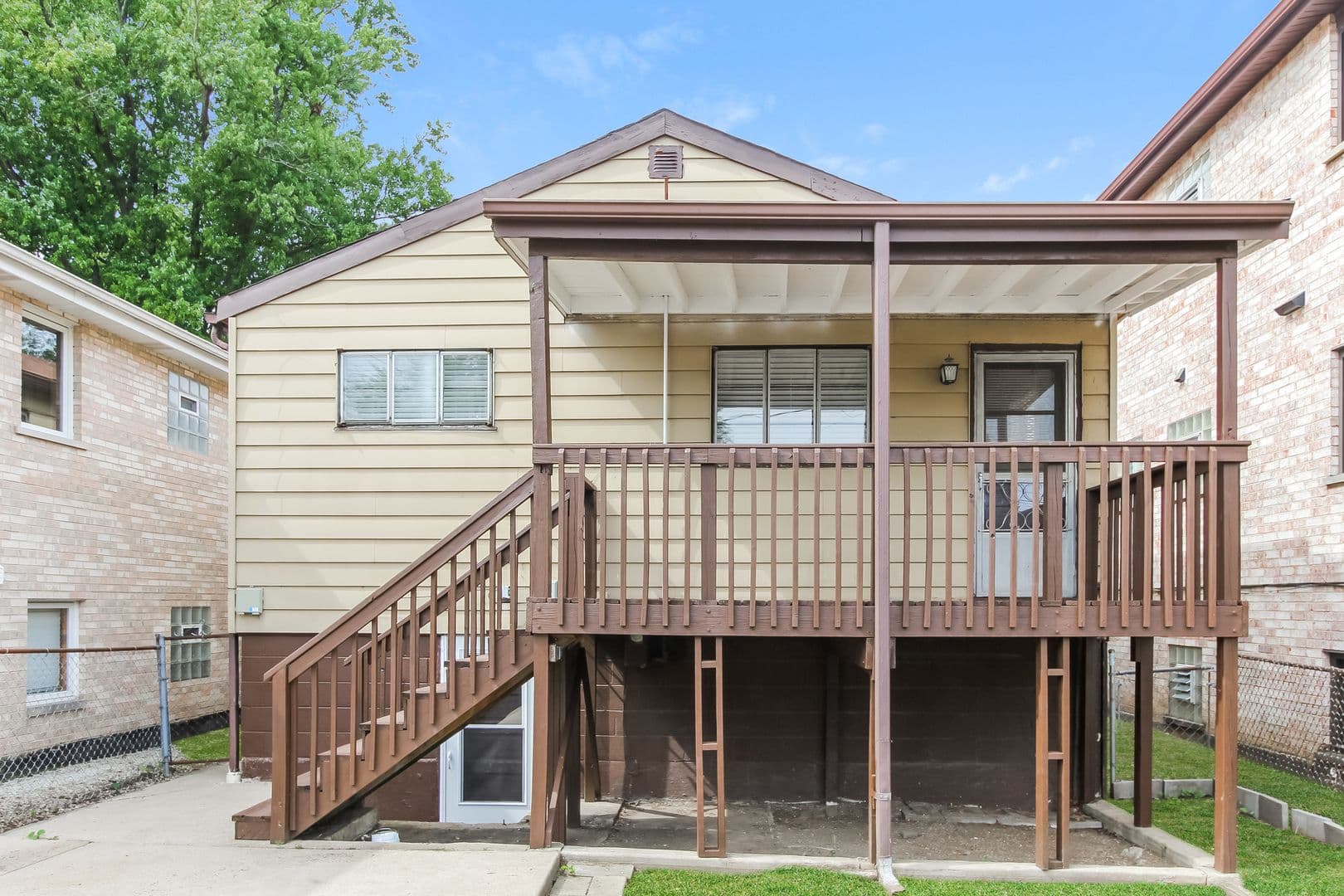 Harwood Heights House: 4429 N Neenah Ave