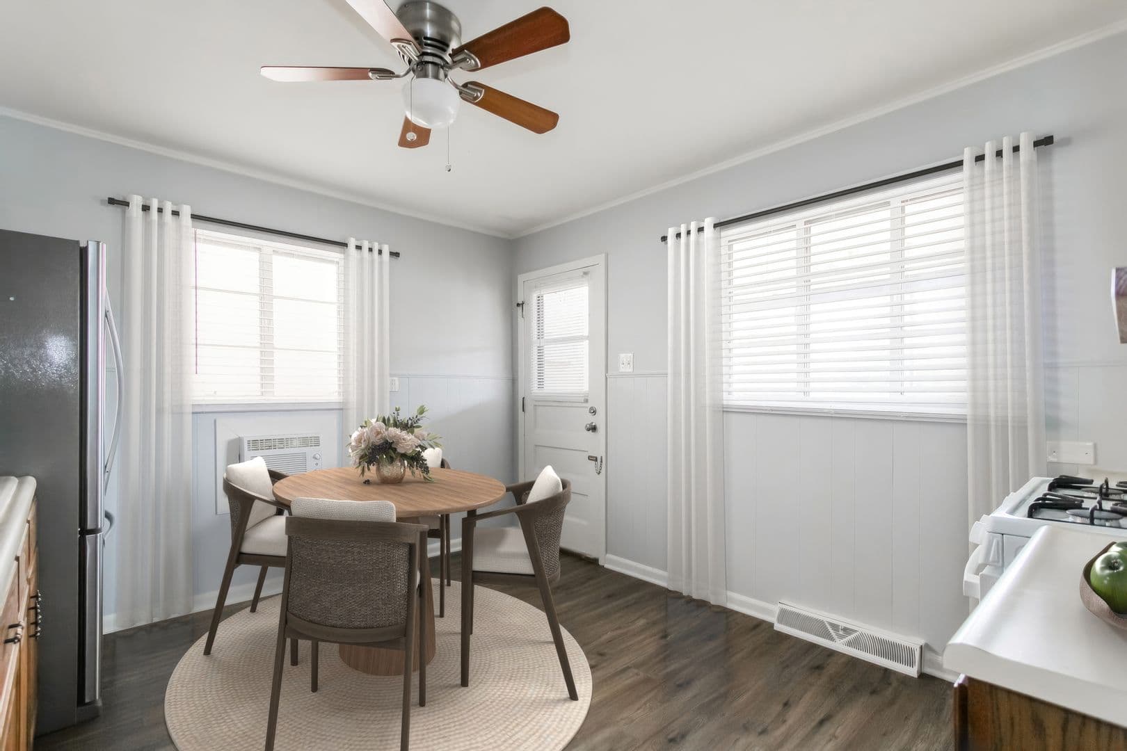 Harwood Heights House: 4429 N Neenah Ave
