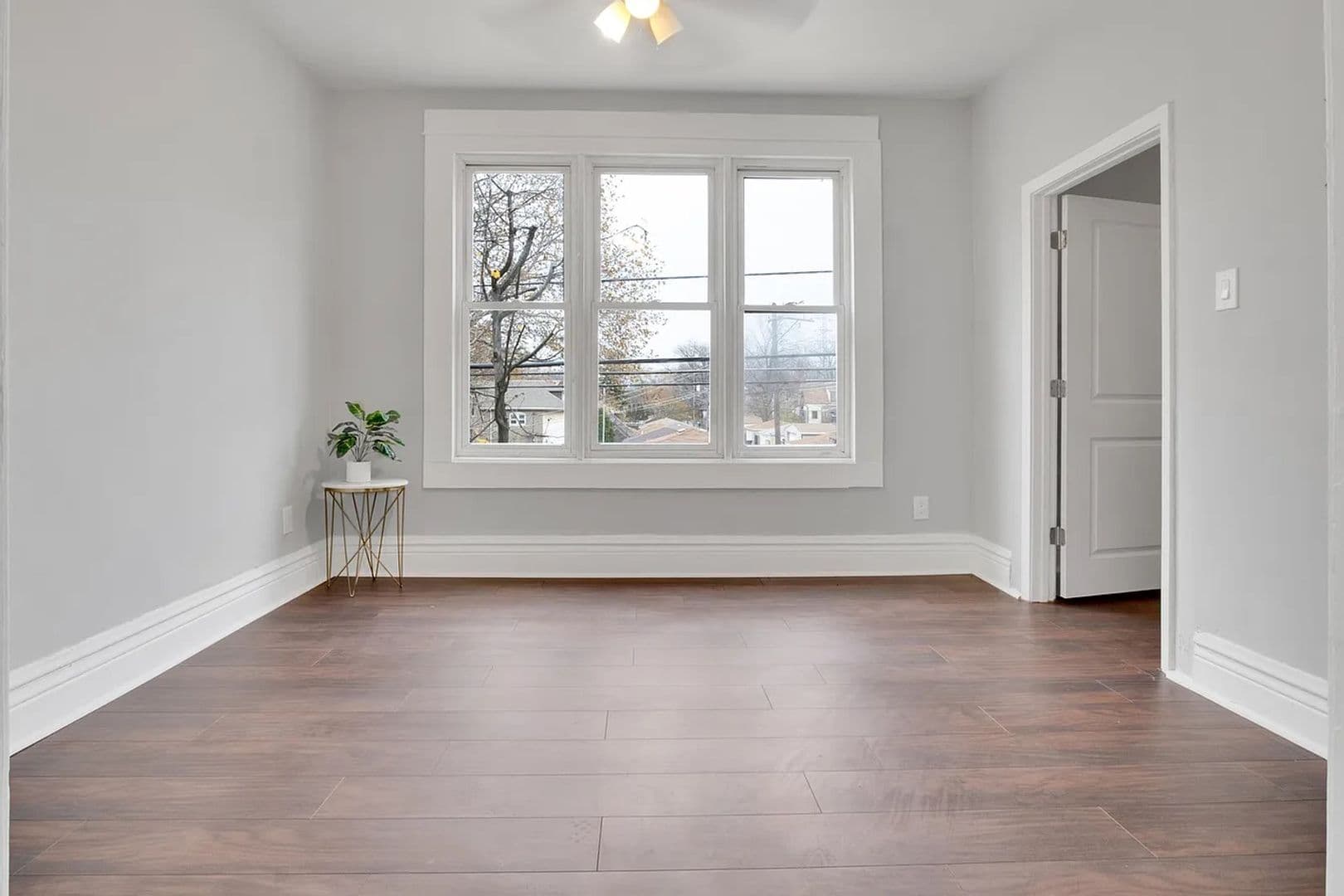 Chicago Apartment: 3711 E 98th St