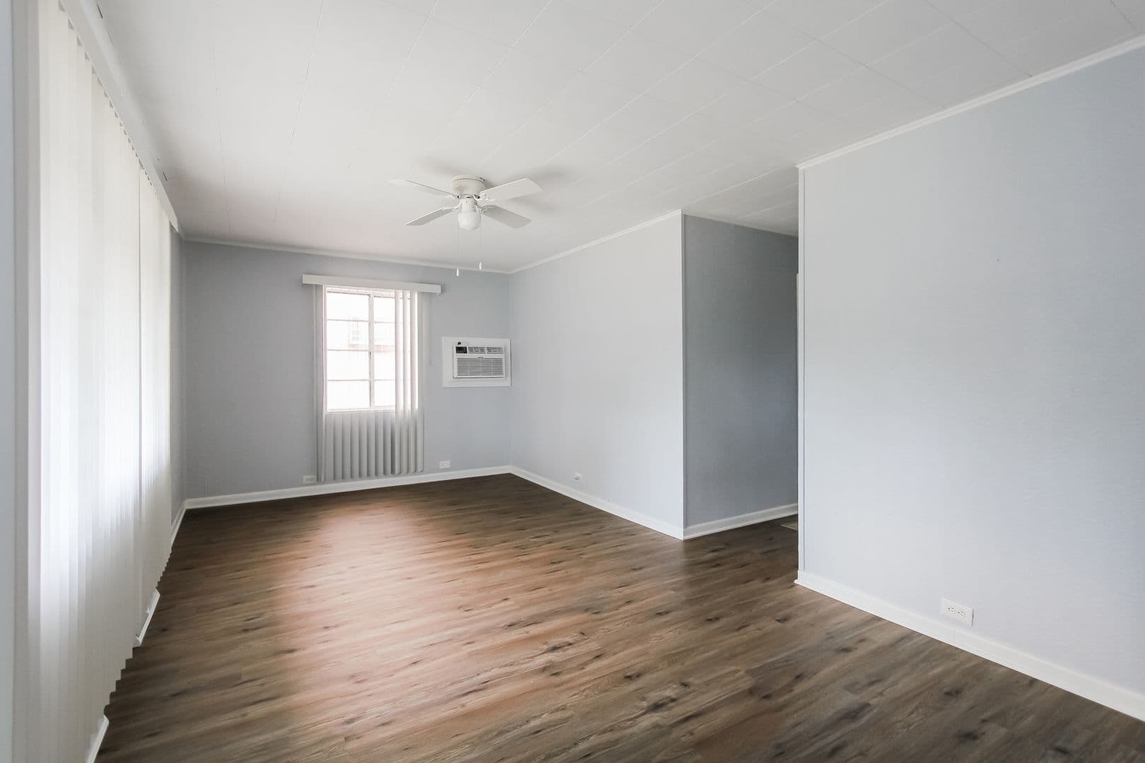 Harwood Heights House: 4429 N Neenah Ave