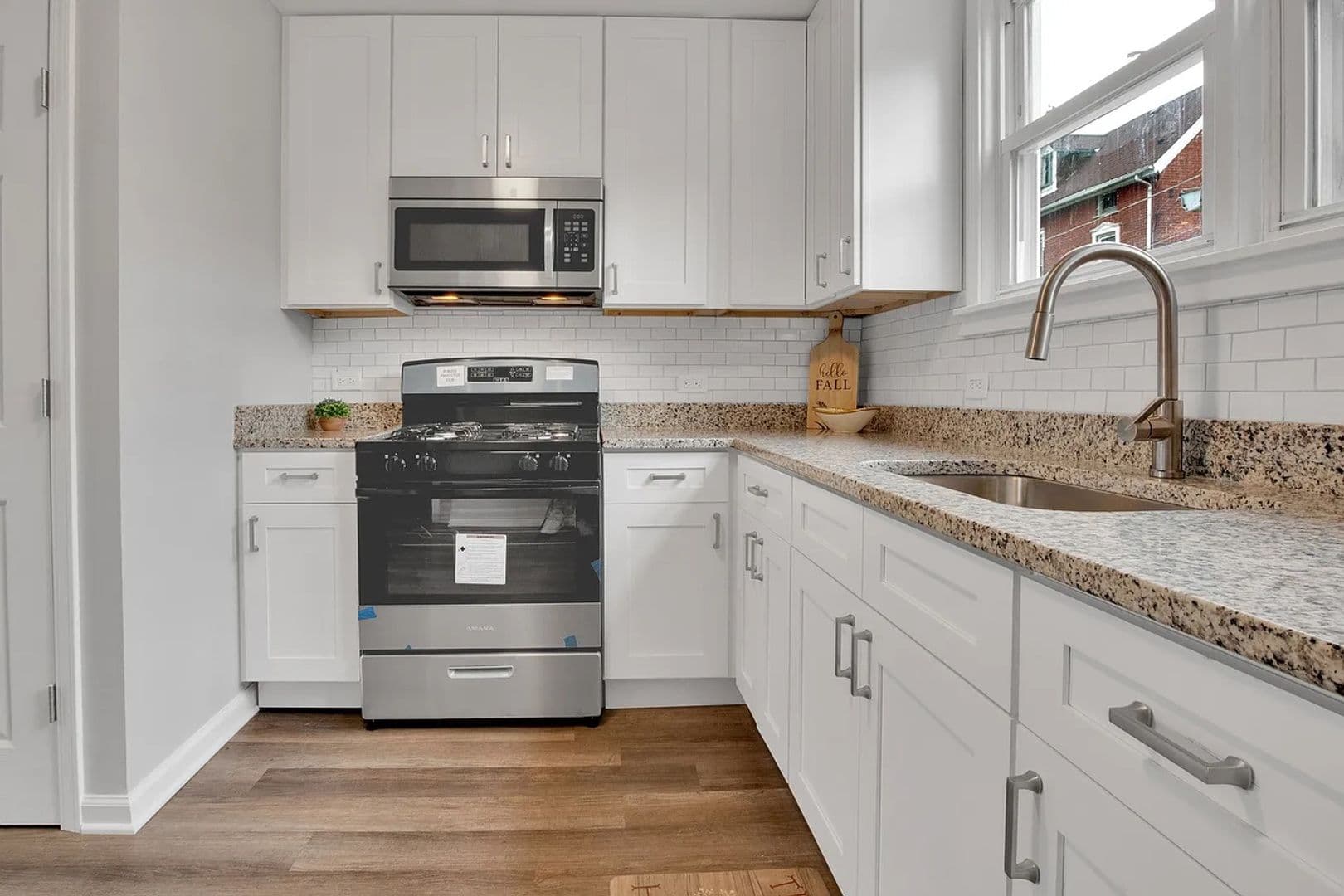 Chicago Apartment: 3711 E 98th St