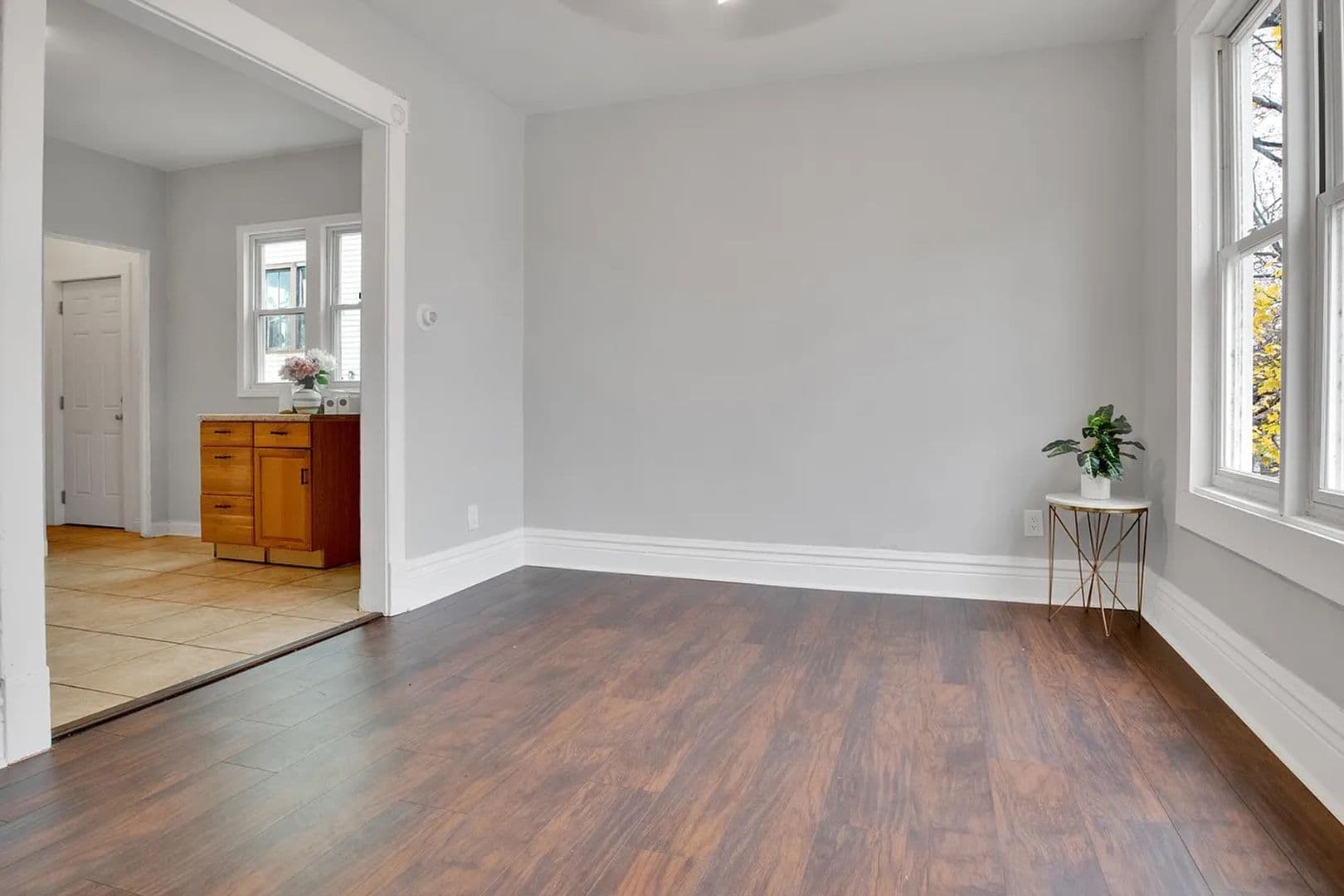 Chicago Apartment: 3711 E 98th St