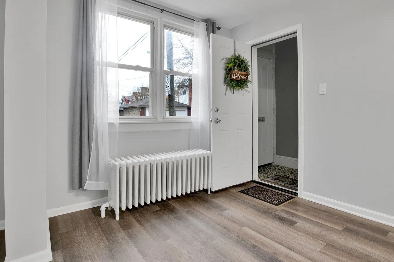 Chicago Apartment: 3711 E 98th St