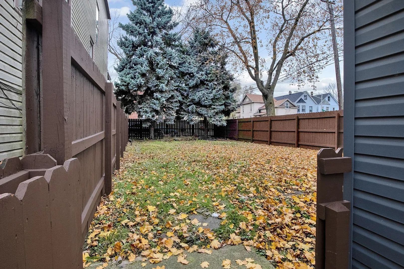 Chicago Apartment: 3711 E 98th St