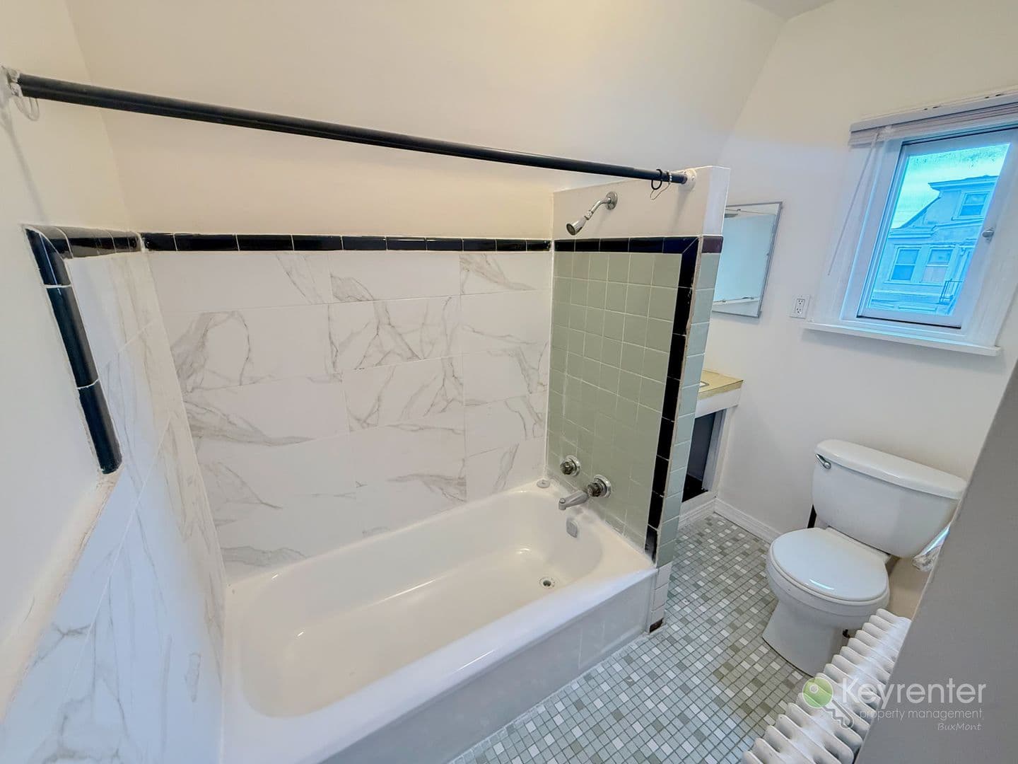 Lansdowne Apartment: 16 N Rigby Ave