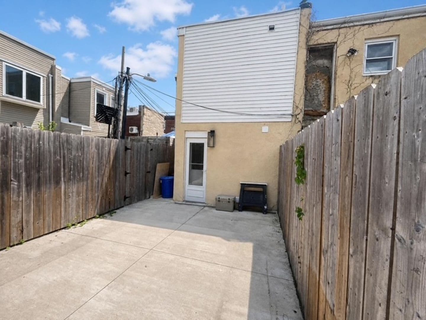 Philadelphia House: 249 E Thompson St.