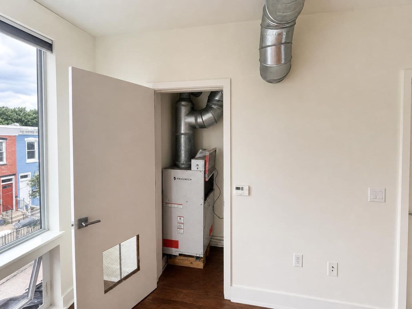 Philadelphia Apartment: 2617 W Girard Ave