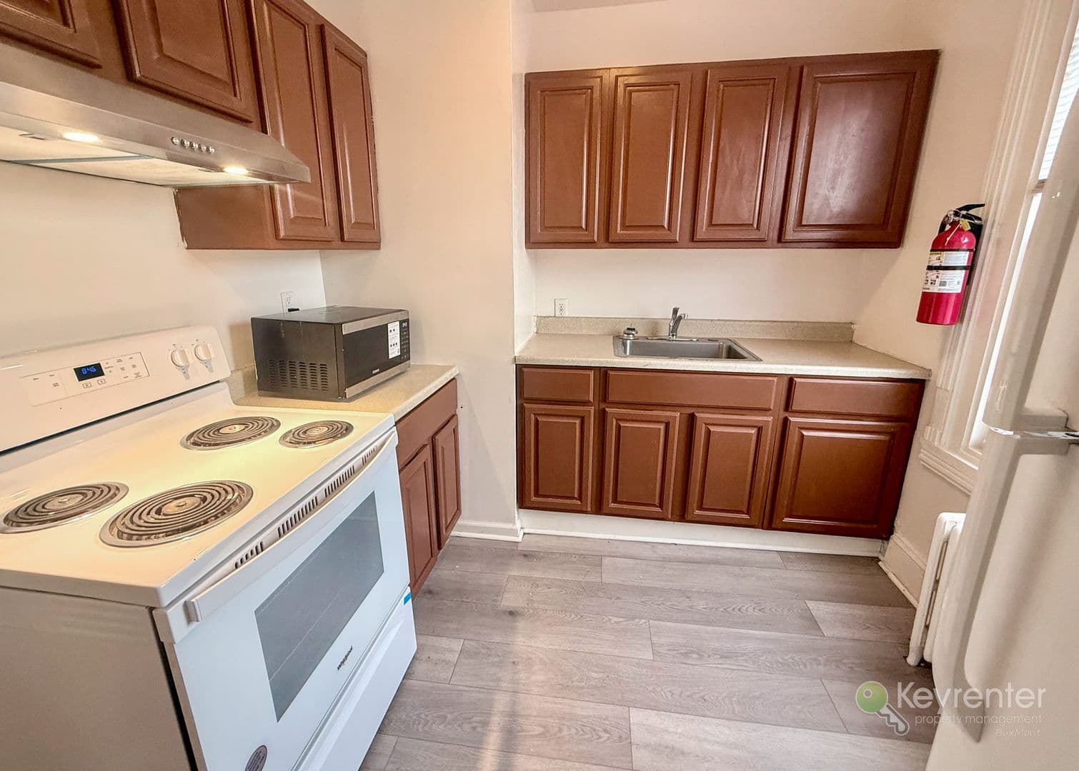 Lansdowne Apartment: 16 N Rigby Ave