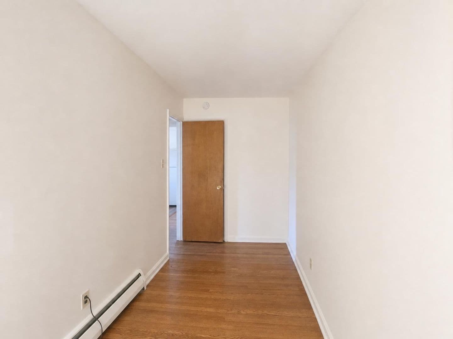 Collingdale Apartment: 201 Blunston Avenue