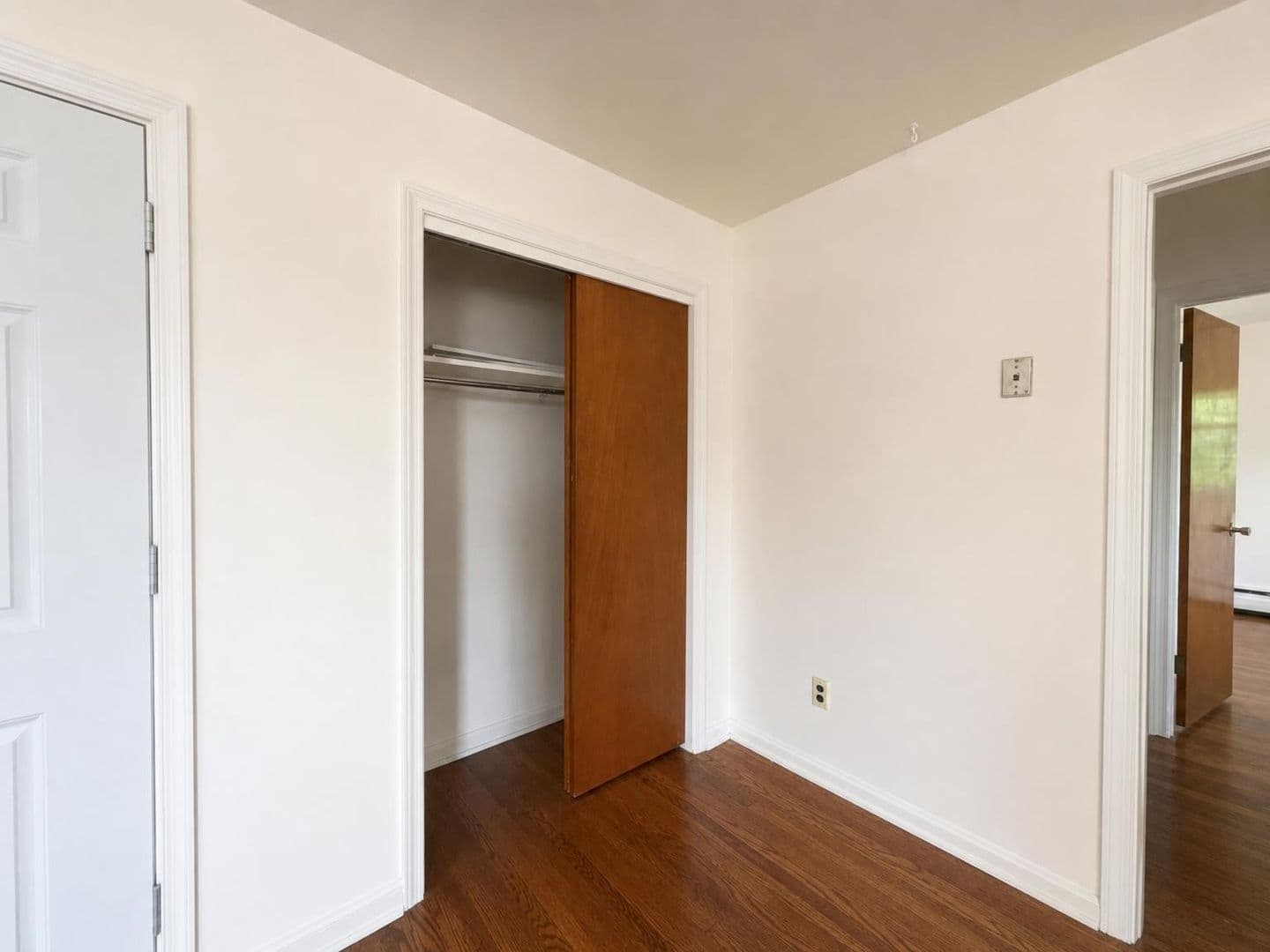 Collingdale Apartment: 201 Blunston Avenue
