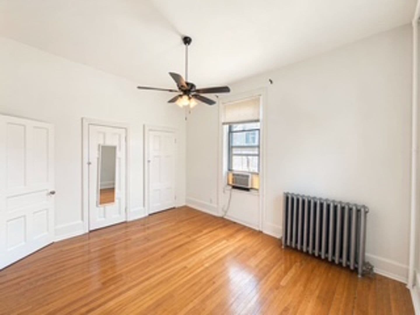 Philadelphia Apartment: 160 N 21st St