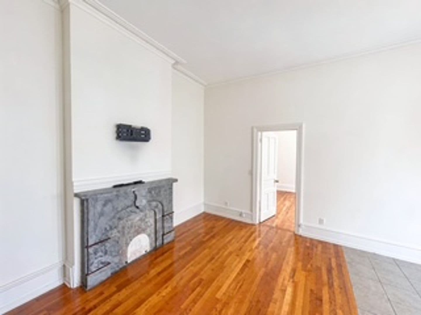 Philadelphia Apartment: 160 N 21st St