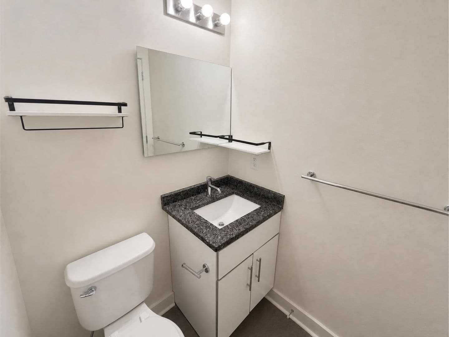 Philadelphia Apartment: 2617 W Girard Ave
