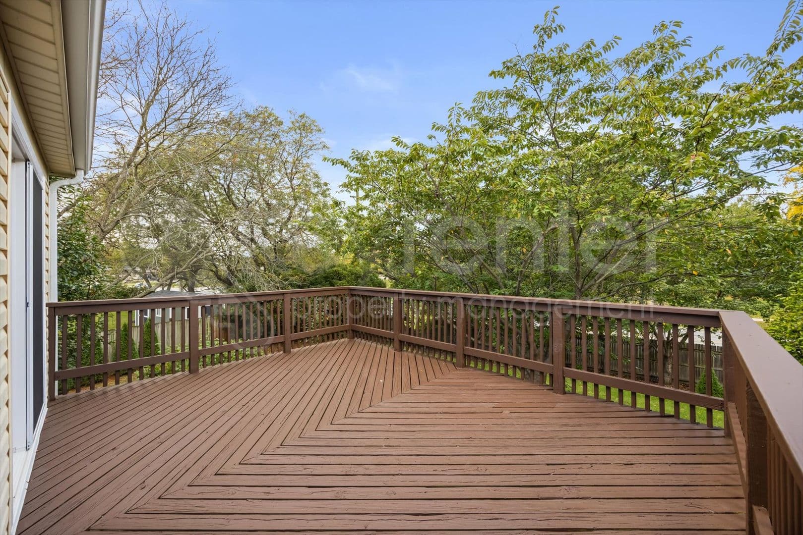 Naperville House: 371 Larchmont Ct.