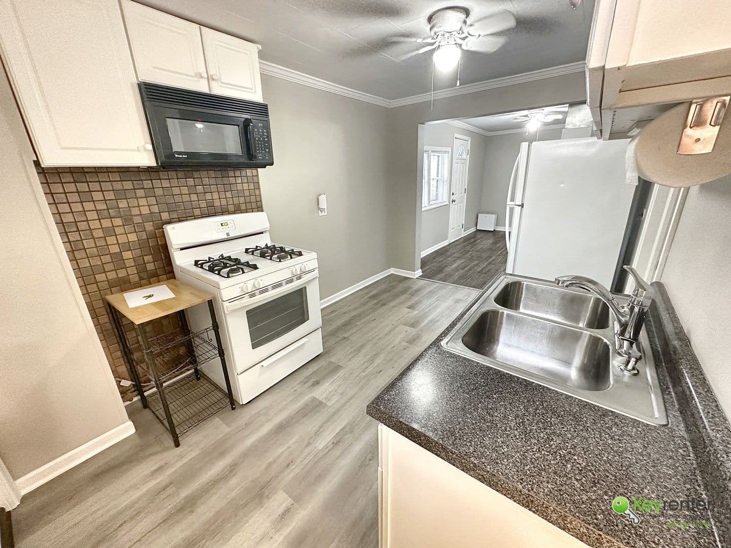 Chicago House: 10720 S Whipple St