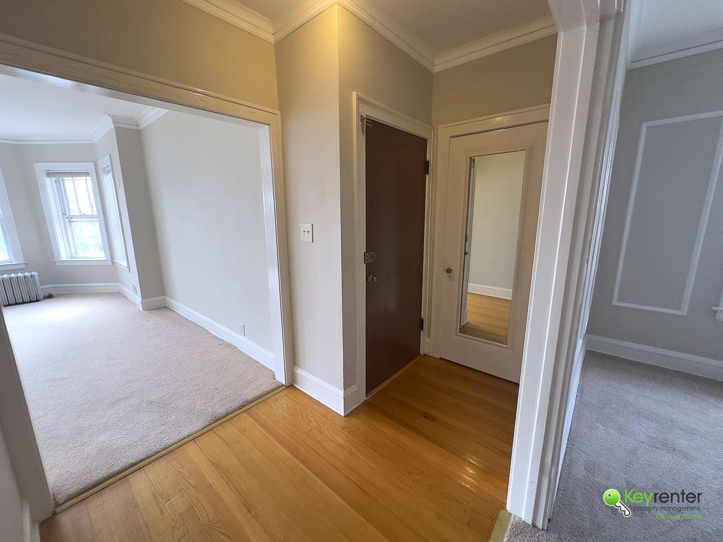 Chicago Condo: 6718 N Rockwell St  unit 2