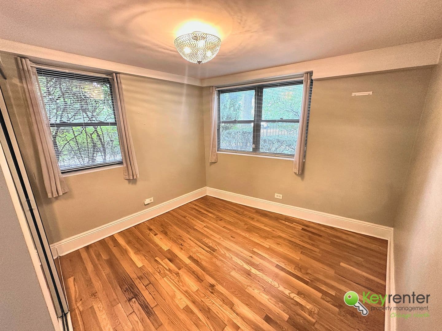 Chicago House: 1353 W Fargo Ave unit GW