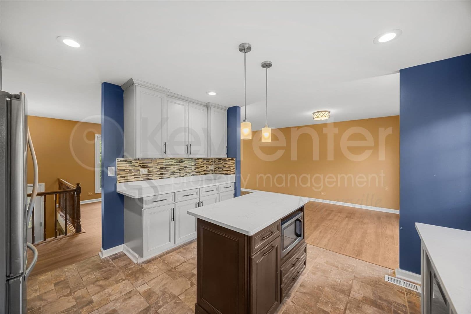 Naperville House: 371 Larchmont Ct.