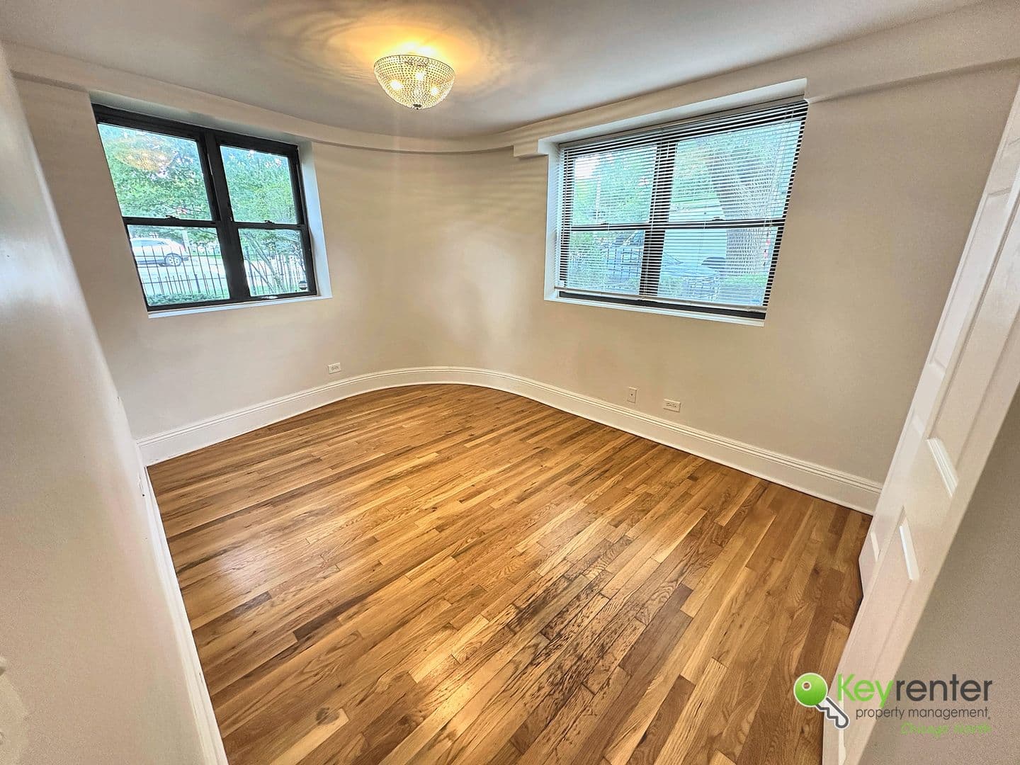 Chicago House: 1353 W Fargo Ave unit GW