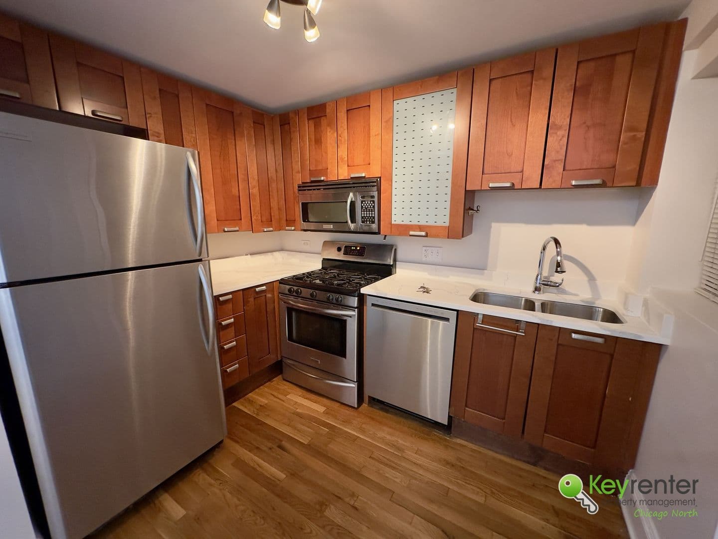 Chicago House: 1353 W Fargo Ave unit GW